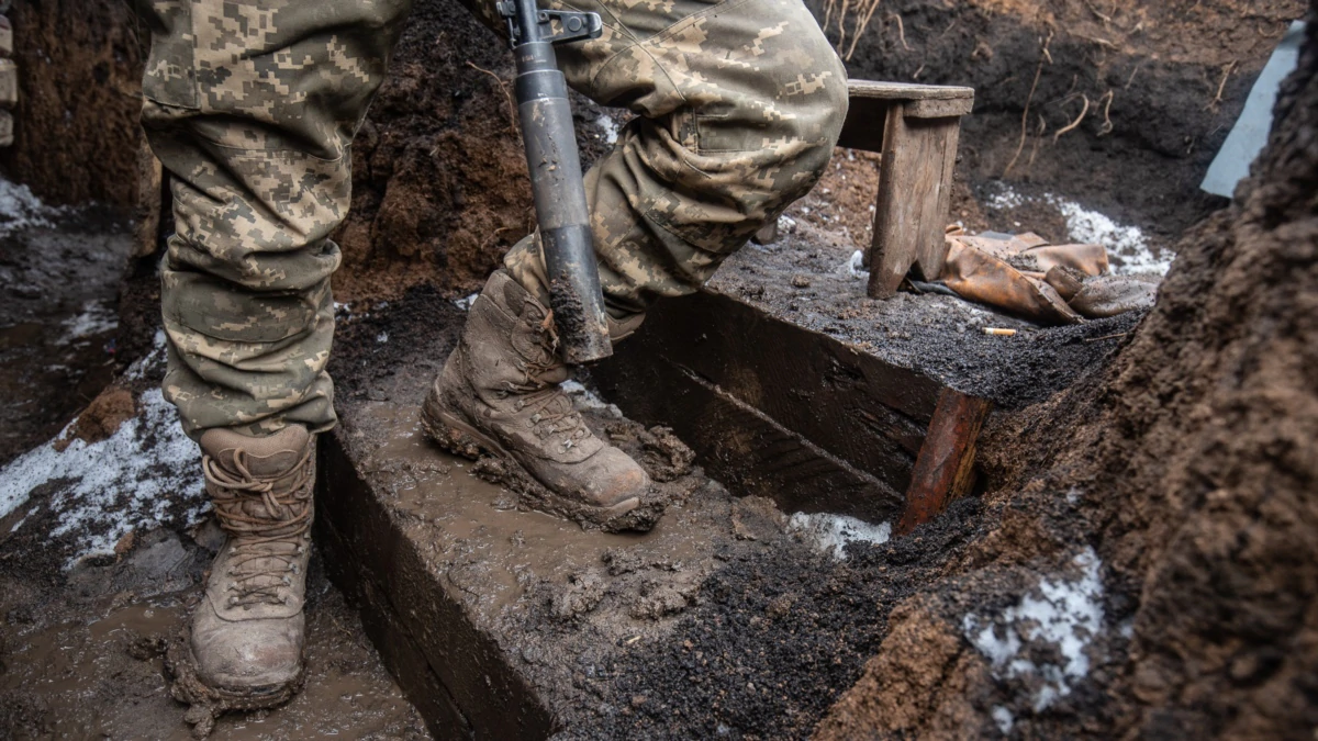 Український військовий загинув внаслідок обстрілів на Донбасі – штаб ООС